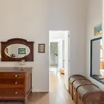 Iflat Trastevere Bright And Comfy 2 Bedroom Apt